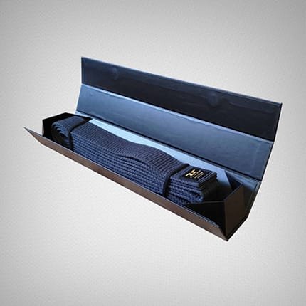 CINTA NEGRA CON CAJA